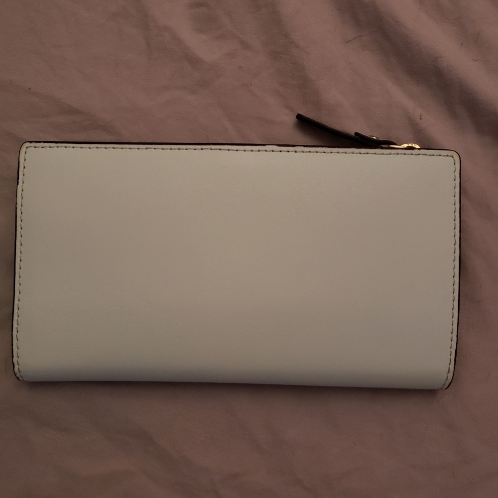 Kate Spade - Picture 2 of 4